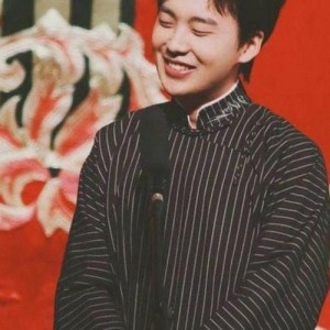 揭秘娱乐圈那些鲜为人知的幕后八卦：真相竟然没那么简单！😲