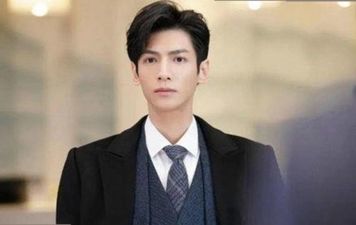 揭秘明星背后的真实关系网：娱乐圈吃瓜日常全方位观察